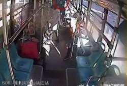 爆料青岛公交车视频最新,真相究竟如何？